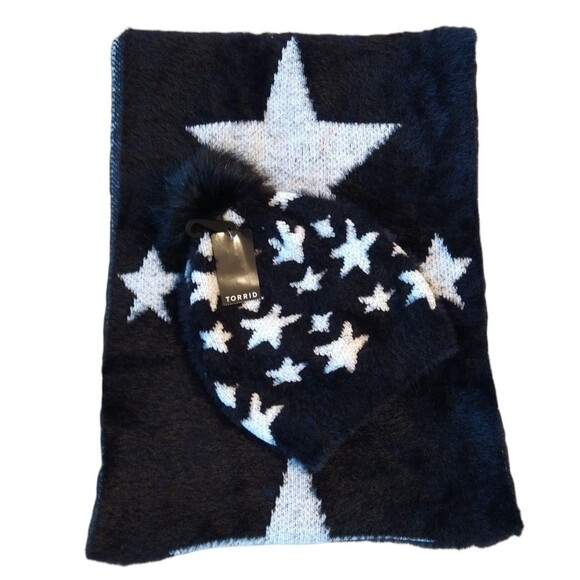 NWT Star Celestial Scarf and Pom Pom hat - Picture 10 of 10